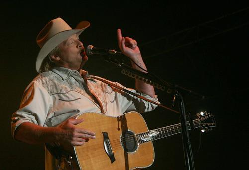 Alan+Jackson++at+BamaJam+2009 (1).jpg