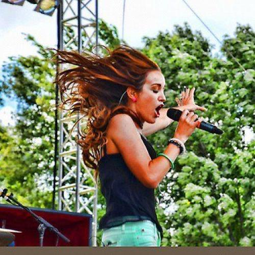 britt performing!