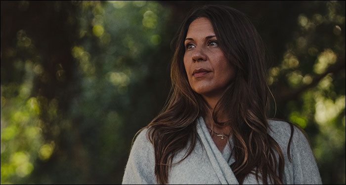 Kira Fontana Releases New Single "Beauty For Ashes"