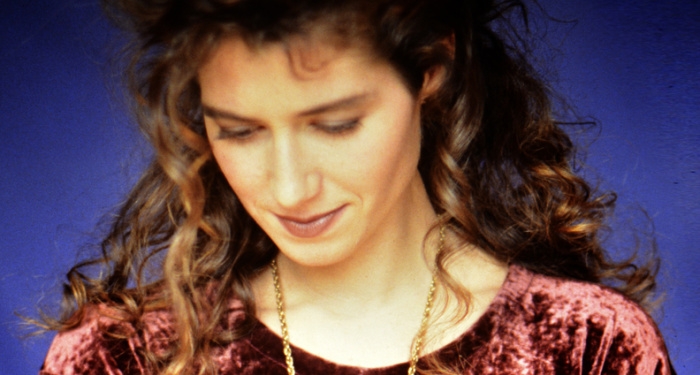 Amy Grant Announces 30th-Anniversary Edition of 'Heart In Motion'
