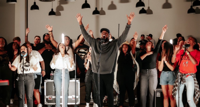 Maverick City Music Extends Fall Tour