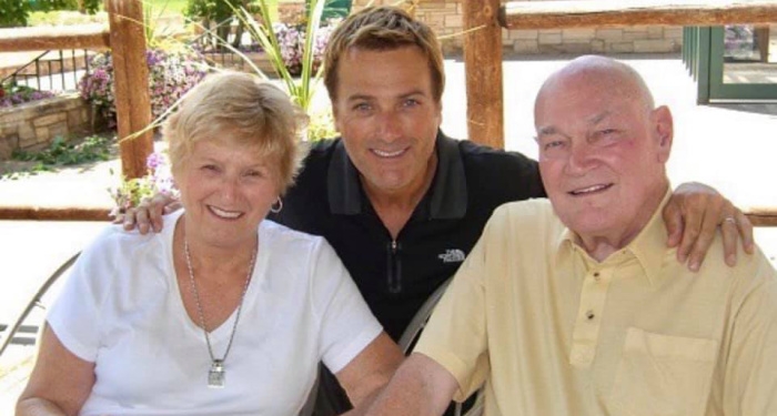 Michael W. Smith Mourns the Loss of His Mother