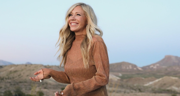 Ellie Holcomb Announces Concert at the Ryman