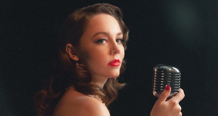 Sarah Reeves Releases New Rendition of "Winter Wonderland"