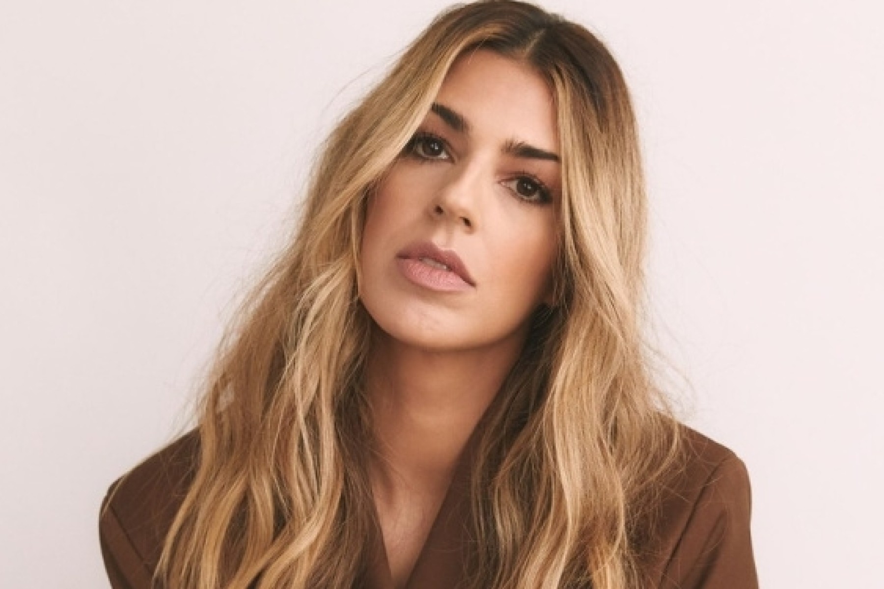 Brooke Ligertwood Featured on The Kelly Clarkson Show
