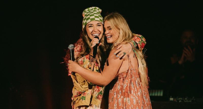 Lauren Daigle Performs With 'America's Got Talent' Contestant