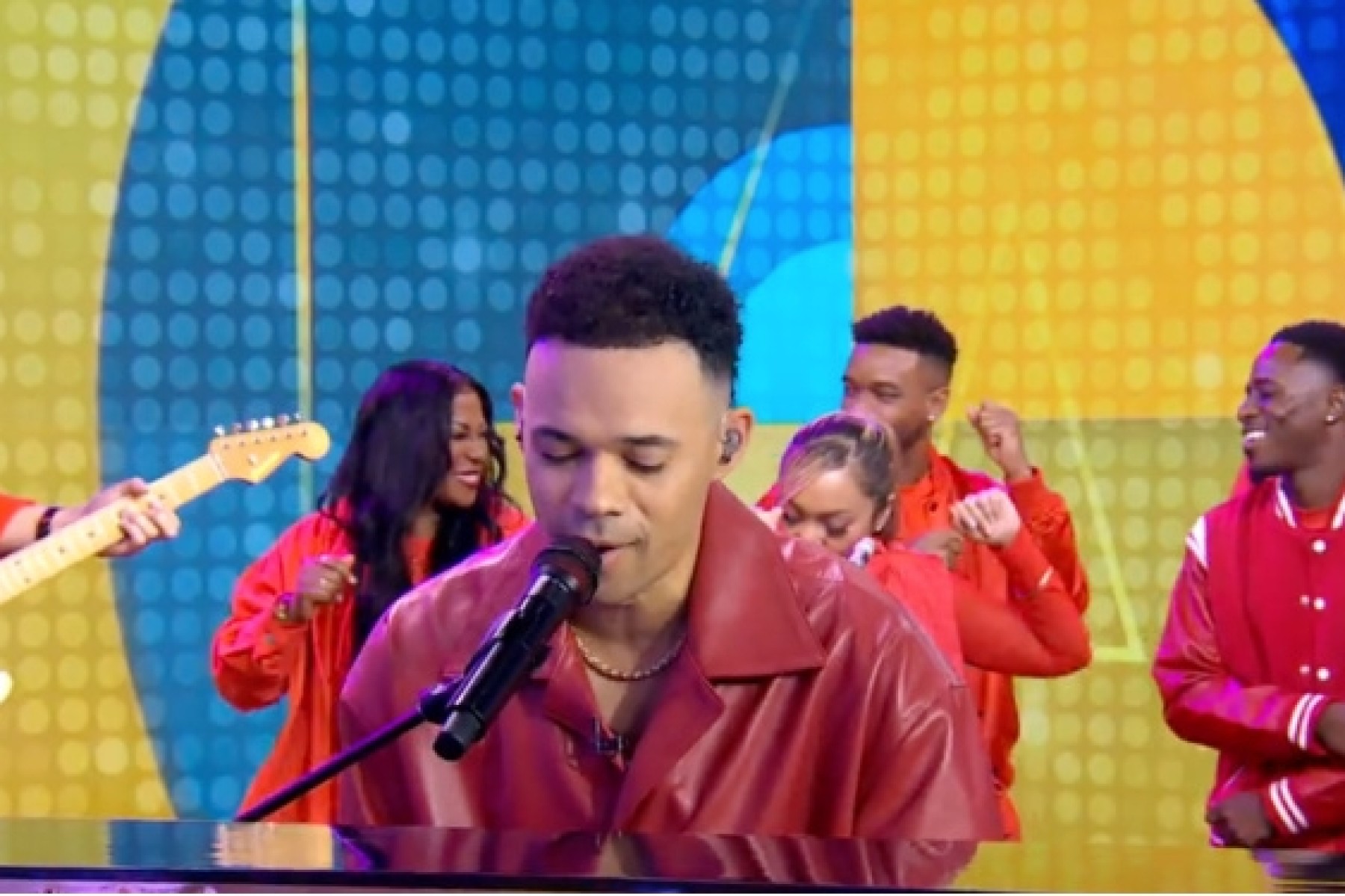 Tauren Wells Performs on Good Morning America