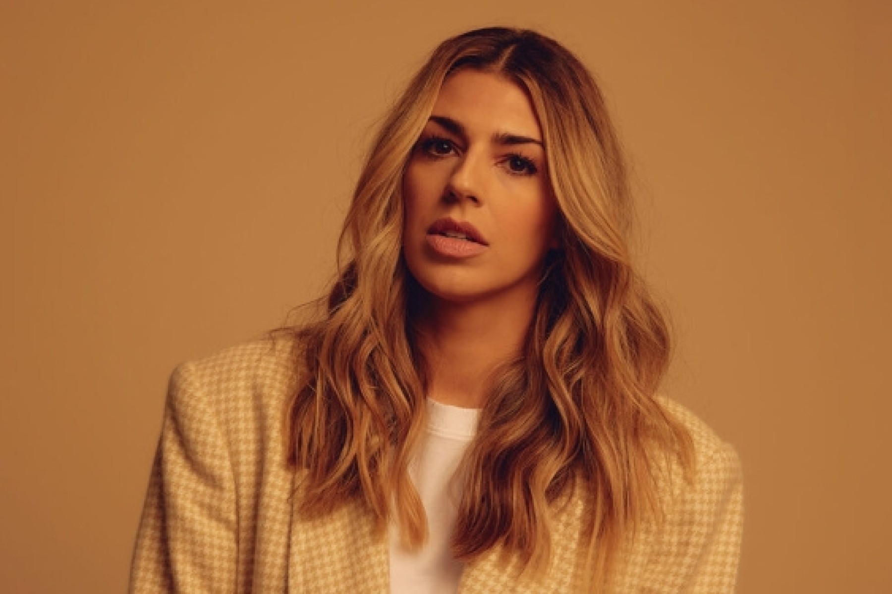 Brooke Ligertwood Announces Spring Headlining Tour