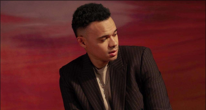 Tauren Wells to Host the 55th Annual GMA Dove Awards