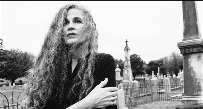 Niki Lou Savich Releases Her Debut Full-Length Album