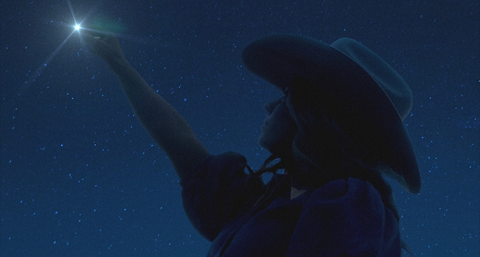 Anne Wilson Blends Faith and Country on “Stars”