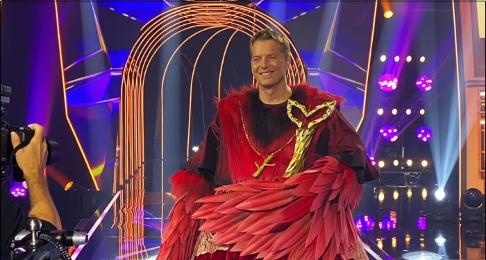 Steph Carse Crowned Winner of Canada's 'The Masked Singer'